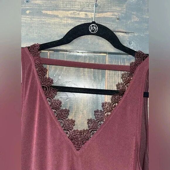 Express Burgundy Lace-Trim‎ Peplum Tank Top Sleeveless V-Neck Blouse - Picture 2 of 5
